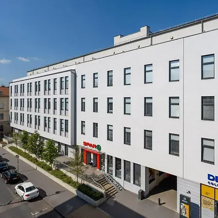 Dean's Hotell 3*