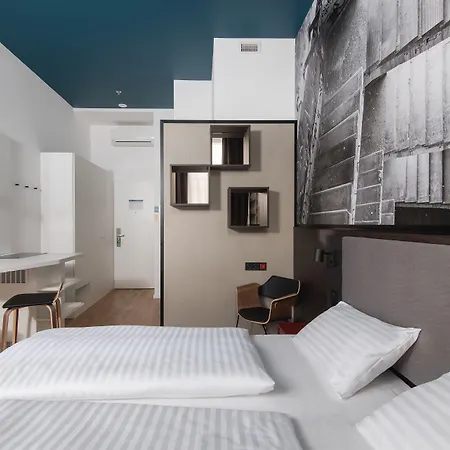 Otel Dean's