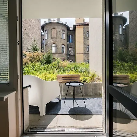 Dean's Hotel