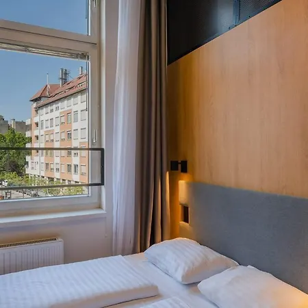 Dean's 3* Budapesta