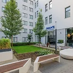 Dean's Hotel