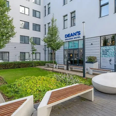 Dean's Hotel 3*